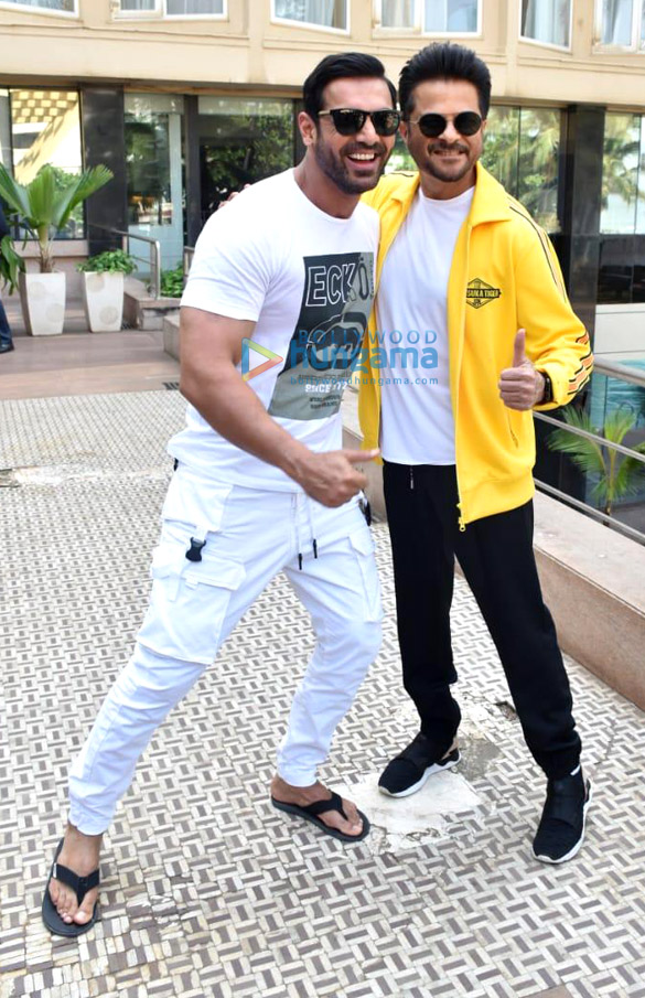 photos cast of pagalpanti snapped during promotions 6