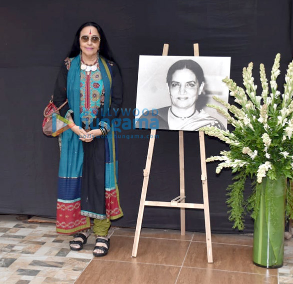 photos celebs attend the prayer meet for shabana azmis mother shaukat kaifi 10