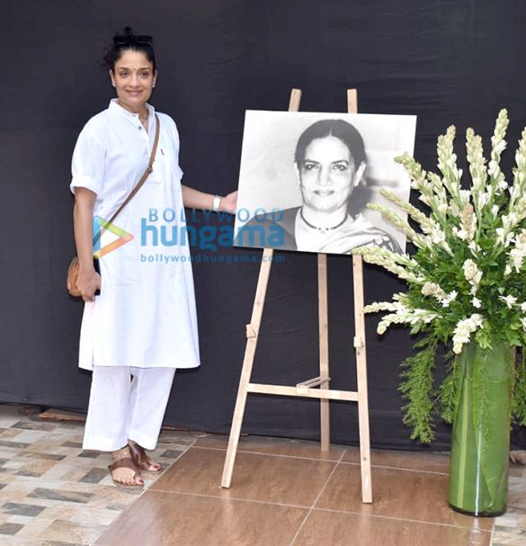 photos celebs attend the prayer meet for shabana azmis mother shaukat kaifi 11
