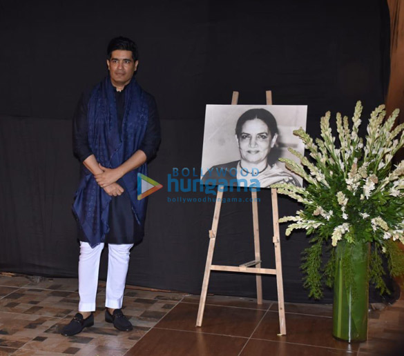 photos celebs attend the prayer meet for shabana azmis mother shaukat kaifi 119 12