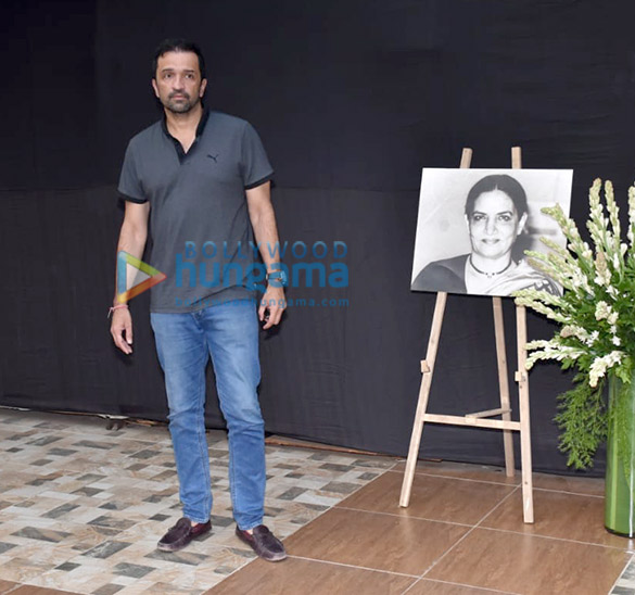photos celebs attend the prayer meet for shabana azmis mother shaukat kaifi 16