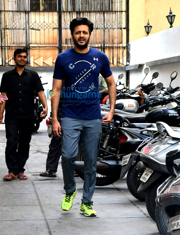 photos genelia dsouza and riteish deshmukh spotted at the gym 3