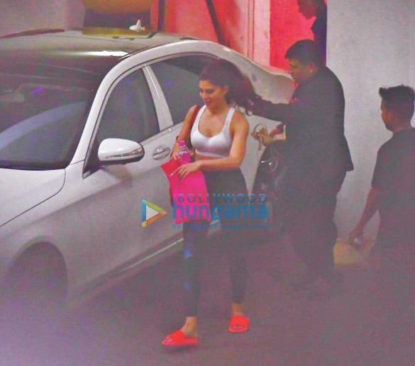 photos jacqueline fernandez snapped in mumbai 3