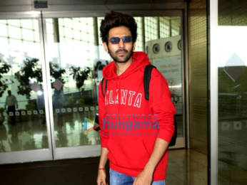 Photos Kareena Kapoor Khan, Taimur Ali Khan and Kartik Aaryan snapped at the airport