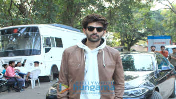 Photos: Kartik Aaryan and Ananya Panday snapped during Pati Patni Aur Woh promotions