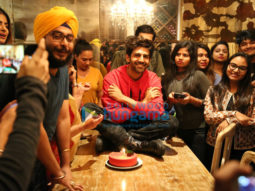 Photos: Kartik Aaryan snapped during his birthday celebration with media