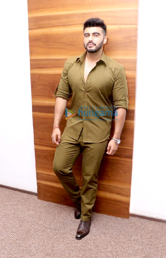 photos kriti sanon sanjay dutt arjun kapoor and others snapped at panipat trailer launch 2
