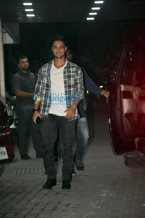 photos salman khan iulia vantur aayush sharma and others attend sohail khans house party 3
