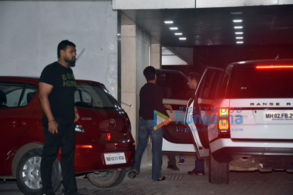photos salman khan iulia vantur aayush sharma and others attend sohail khans house party 8