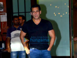 Photos: Salman Khan, Karisma Kapoor, Arbaaz Khan and others snapped at Arpita Khan and Aayush Sharma’s wedding anniversary party