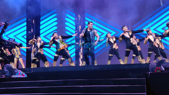 photos salman khan sonakshi sinha and others perform during da bangg the tour hyderabad 10