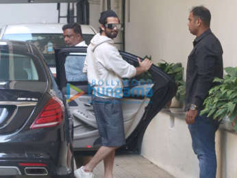 Photos: Shahid Kapoor snapped at Old Dharma office