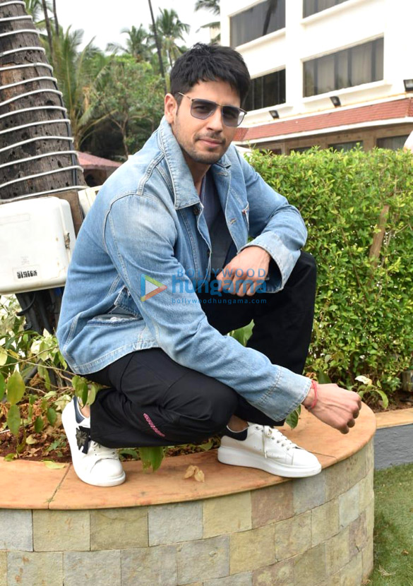 photos sidharth malhotra tara sutaria and milap zaveri snapped during marjaavaan promotions 4