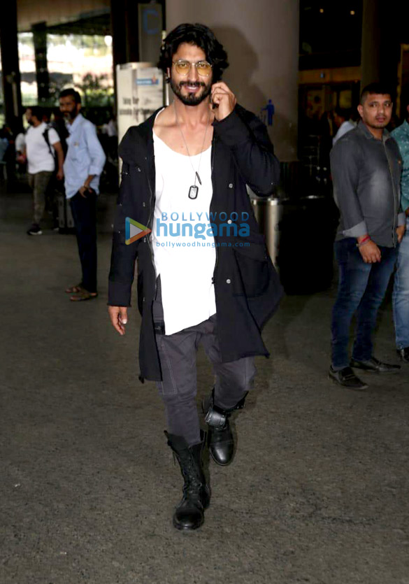 photos taapsee pannu vidyut jammwal and kangana ranaut snapped at the airport 2
