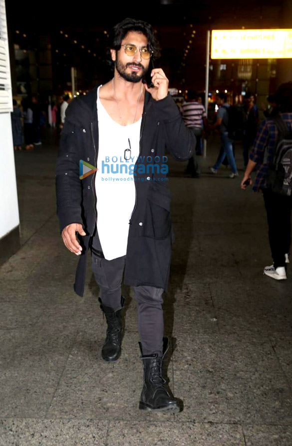 photos taapsee pannu vidyut jammwal and kangana ranaut snapped at the airport 4