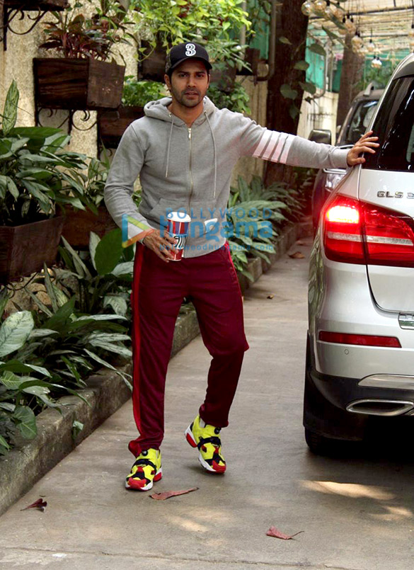 photos varun dhawan spotted at sunny super sound in juhu 2