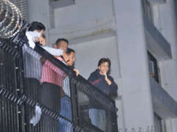 Shah Rukh Khan Greet his FANS at Mannat | SRK Birthday Bash | Shah Rukh Khan Birthday Celebration