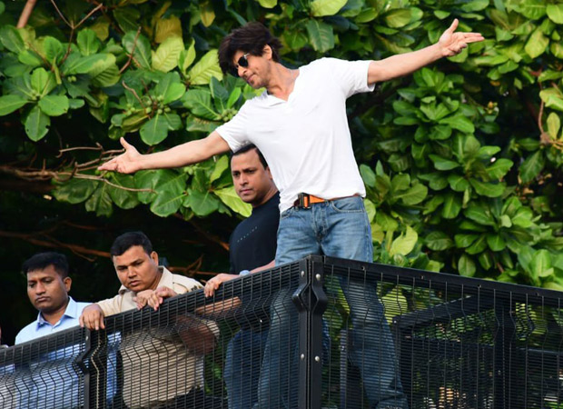 Happy Birthday Shah Rukh Khan: Actor greets fans with his signature pose outside Mannat