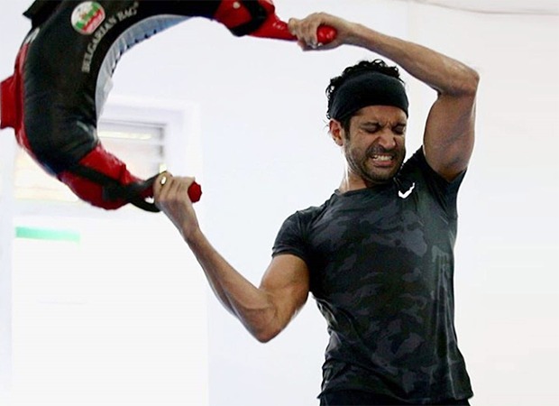 On its way! Farhan Akhtar shares a sweet picture as much-awaited ‘Toofan’ is ‘half-way 50%’!