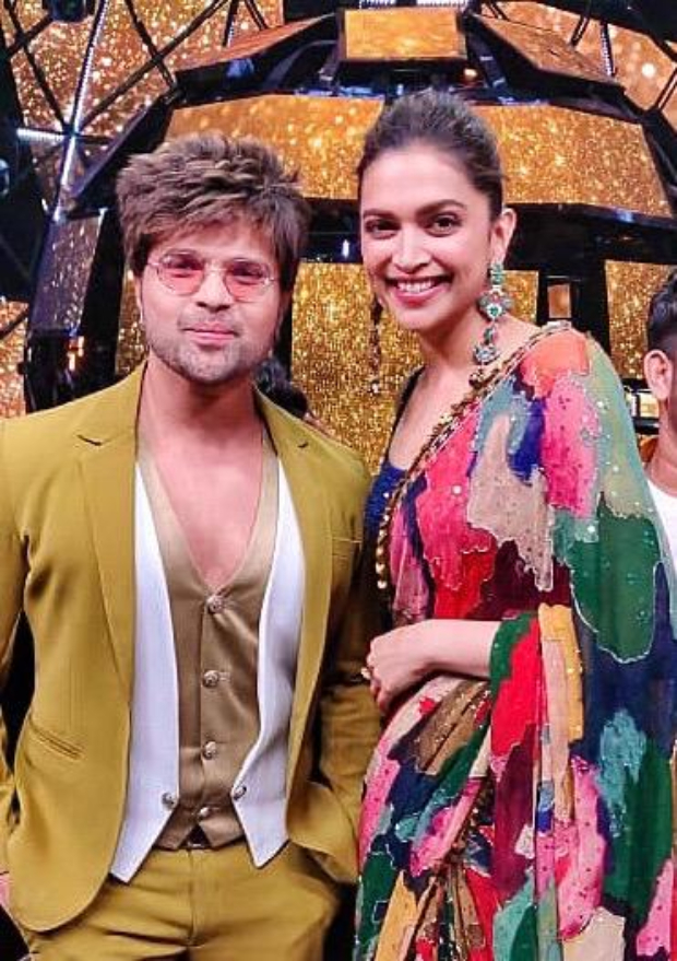 Deepika Padukone and Himesh Reshammiya perform on 'Naam Hai Tera Tera' on the sets of Indian Idol 11