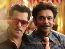 Bigg Boss 13: When Sunil Grover mimicked Salman Khan and left everyone in splits!