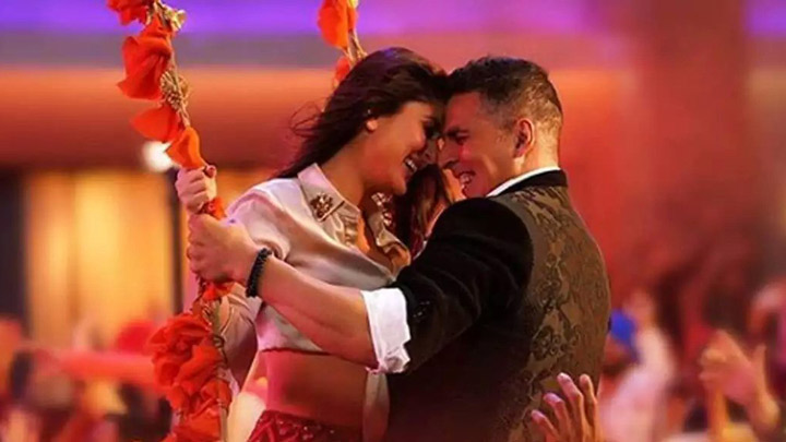 Good Newwz: Laal Ghaghra | Akshay Kumar, Kareena Kapoor Khan