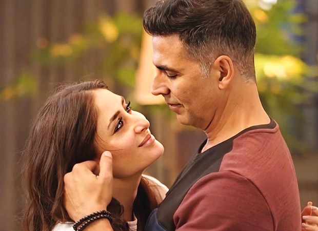 Good Newwz This still from the song ‘Maana Dil’ starring Akshay Kumar and Kareena Kapoor Khan will make you fall in love with them