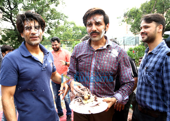 pati patni aur woh 3 4