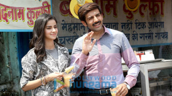 Movie Stills Of The Movie Pati Patni Aur Woh