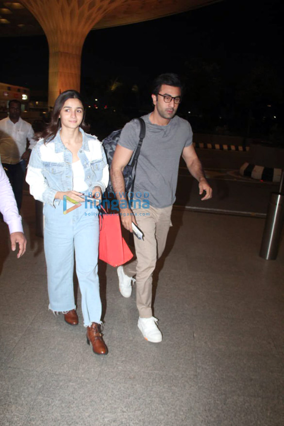 Photos: Alia Bhatt, Ranbir Kapoor, Sara Ali Khan and others snapped at the airport