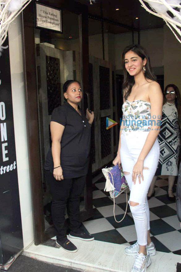 photos ananya panday spotted at bastian in bandra 3