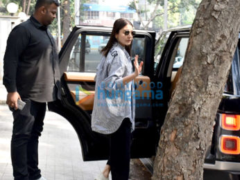 Photos: Anushka Sharma spotted at a clinic in Juhu