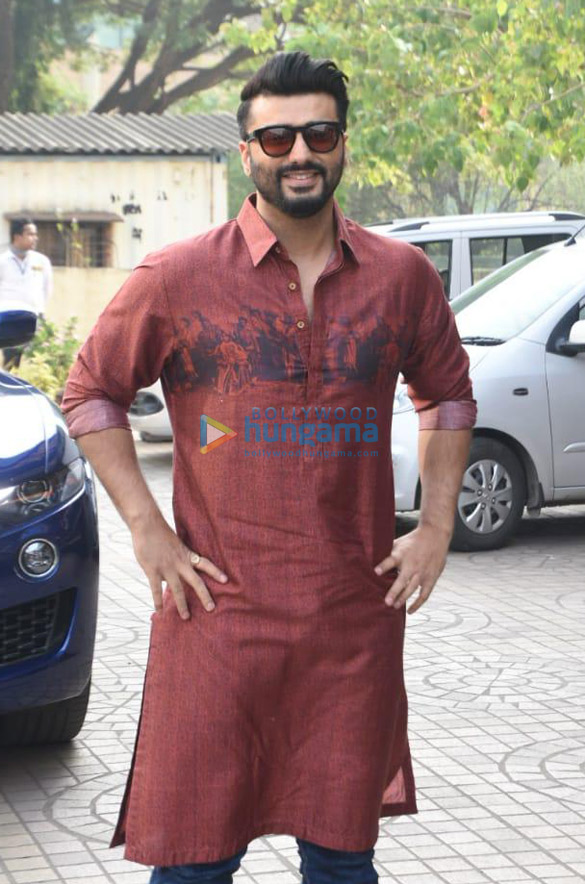 Photos: Arjun Kapoor and Kriti Sanon snapped promoting their film Panipat Photos: Arjun Kapoor and Kriti Sanon snapped promoting their film Panipat