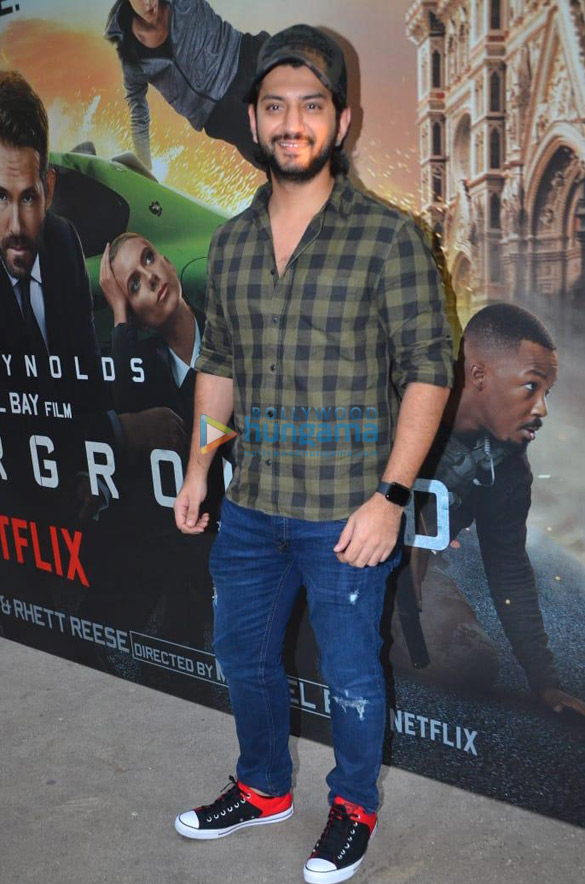 photos celebs attend the special screening of ryan reynolds 6 underground 4