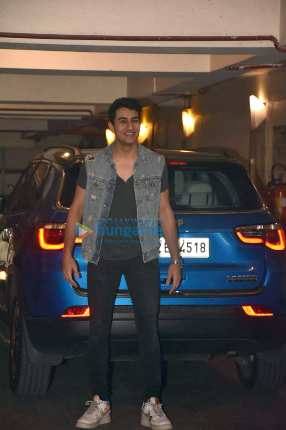 photos celebs snapped at kareena kapoor khans christmas party 6