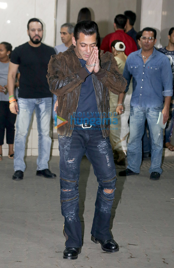 photos celebs snapped at salman khans birthday bash 14