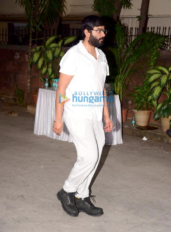 photos dabboo ratnani and others snapped during the prayer meet of his mother prabha ratnani 2