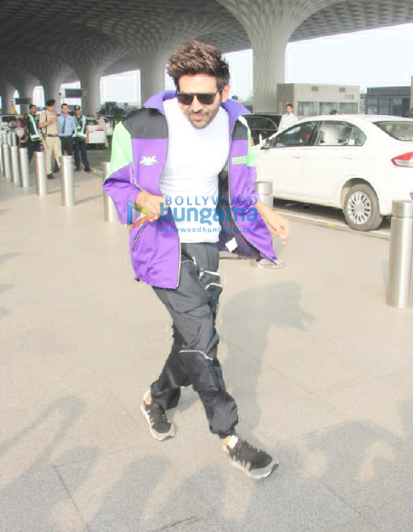 photos deepika padukone kartik aaryan kajol taapsee pannu and others snapped at the airport 11