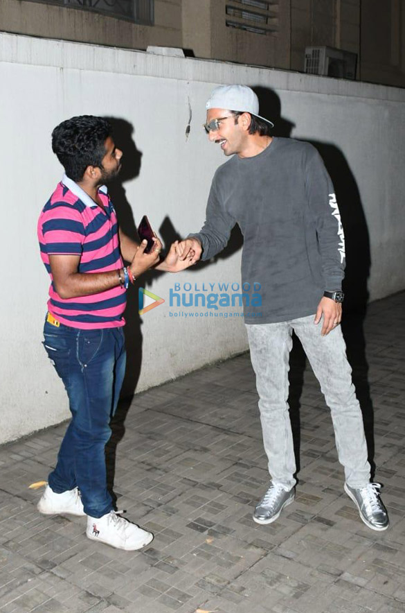 photos deepika padukone and ranveer singh snapped at old dharma office 1