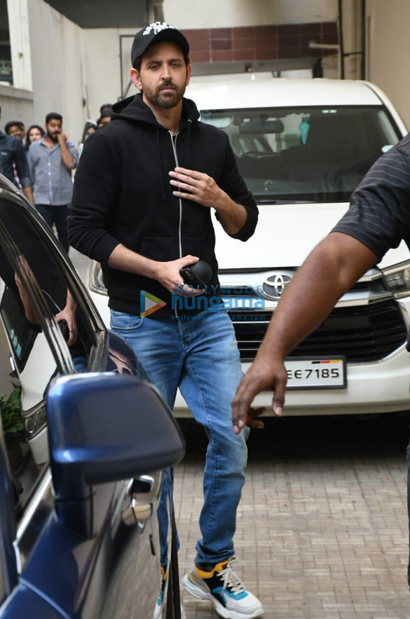 photos hrithik roshan snapped at old dharma office 2