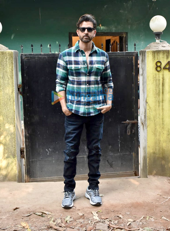 photos hrithik roshan spotted at a shoot in versova 1