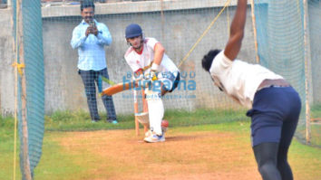 Photos: Ibrahim Ali Khan snapped playing cricket in Juhu