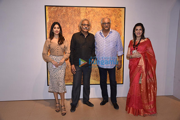 photos janhvi kapoor naseeruddin shah and others attend subhash awchats art show 1