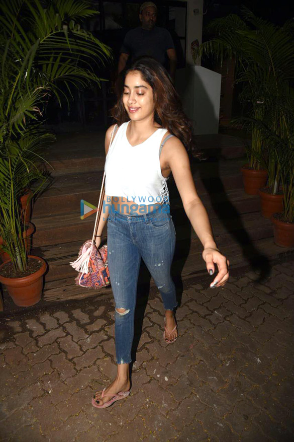 photos janhvi kapoor snapped at the gym in bandra 2