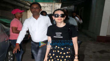 Photos: Karisma Kapoor snapped in Khar