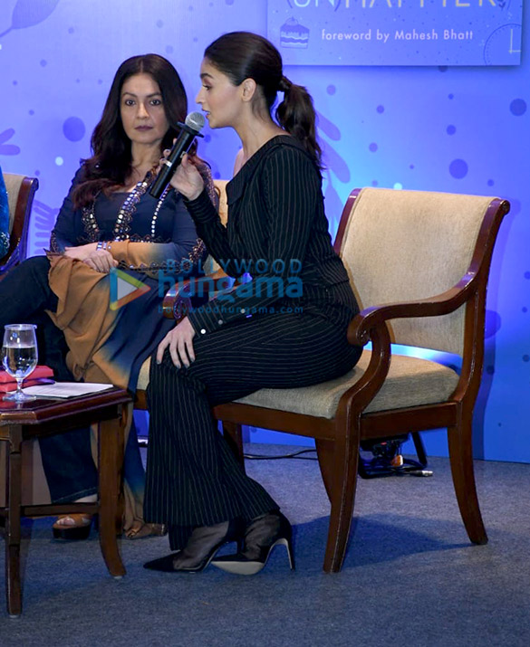 photos mahesh bhatt soni razdan alia bhatt and pooja bhatt grace the launch of shaheen bhatts debut book ive never been unhappier 2