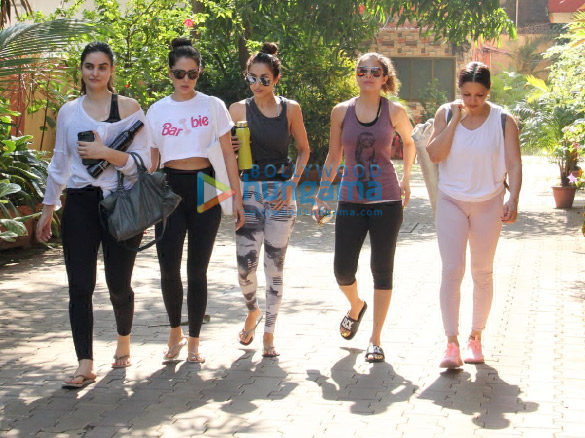 photos malaika arora amrita arora kim sharma and gabriella demetriades snapped at diva yoga studio in bandra 1