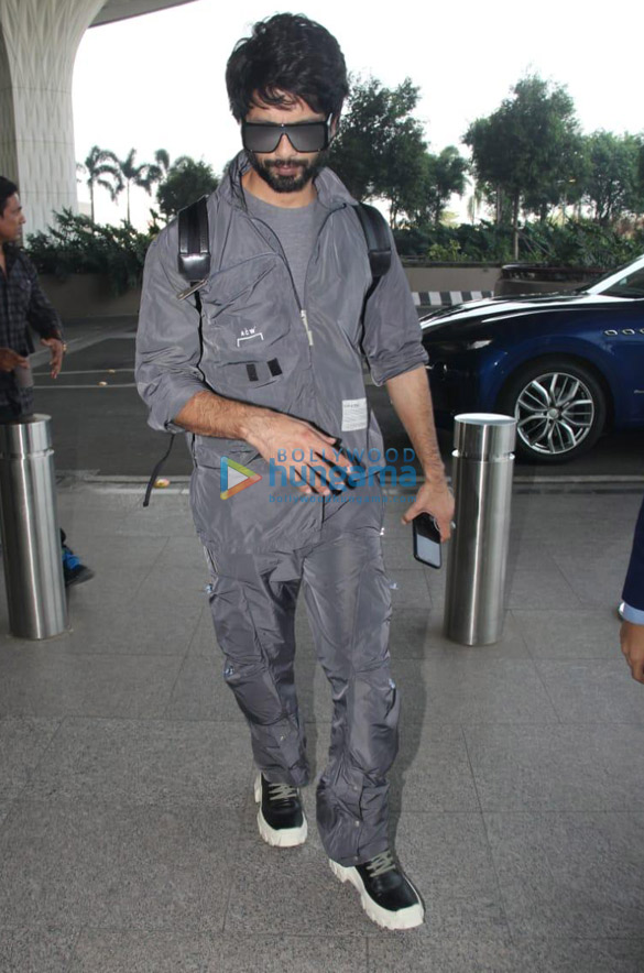photos ranbir kapoor alia bhatt anushka sharma and others snapped at the airport 003