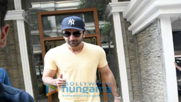 Photos: Ranbir Kapoor spotted at a clinic