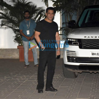 Photos: Salman Khan, Katrina Kaif, Bhumi Pednekar and Evelyn Sharma snapped at the airport